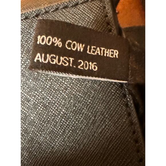 DKNY leather handbag w/gold accent - Picture 5 of 5